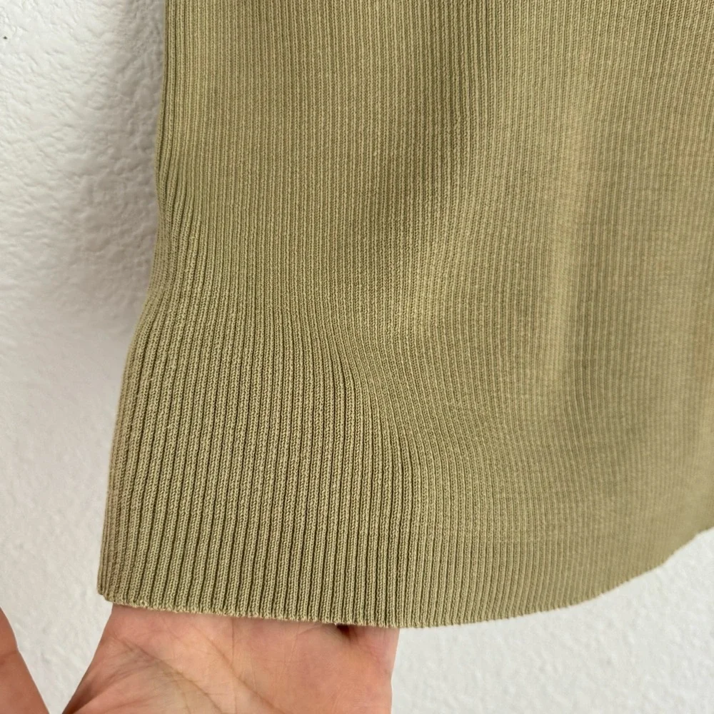 J. Crew olive asparagus green v-neck ribbed cropped tank top size S / M